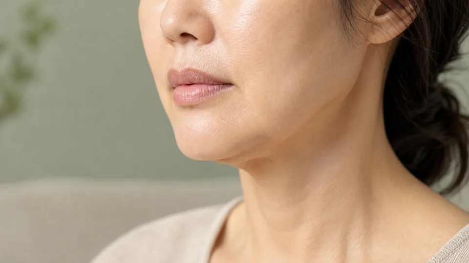 늘어지고 처진 볼·턱선 — 고민 카드